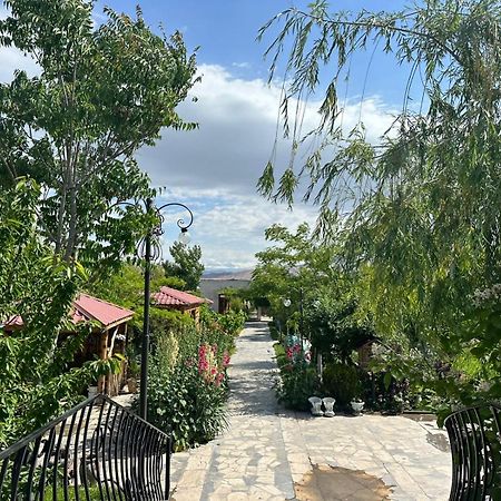 Ralina Restaurant And Hotel Davalinskiy Tsemzavod Екстериор снимка